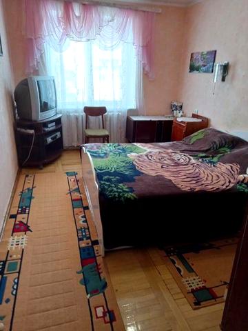 Продається 3 кімнатна квартира  м.Новоселиця,центр міста