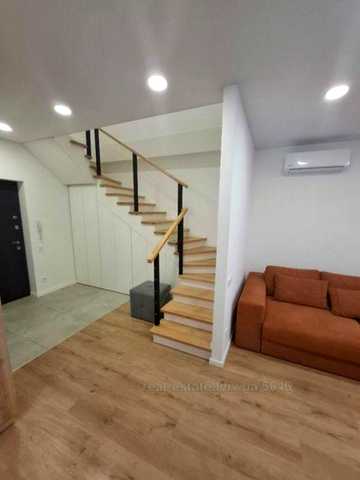 Продається дві квартири  пл. 204м², 2кім. + кухня - студія пл.[94м²], і 3кім. + кухня - студія пл.[110м²], дворівневі, вул. Лінкольна 6.
