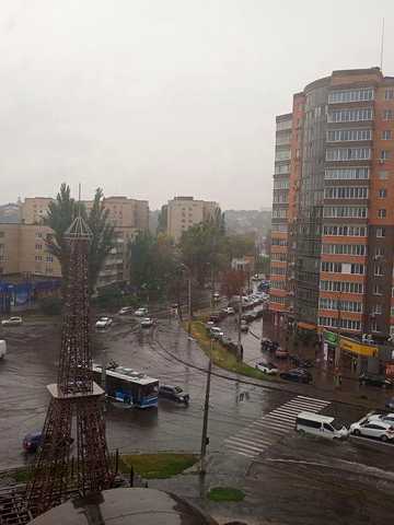 Видова 2 х кімнатна квартира в престижному районі