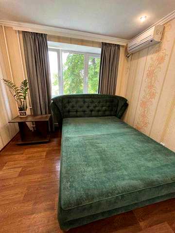 Продам 2 кімн. квартиру в р-ні " РОШЕН". 3/5 цегл.  Ремонт. 55000