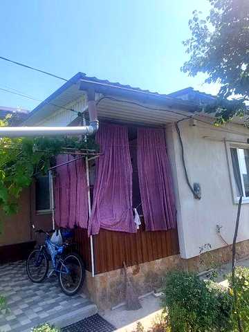 Продам частину будинку. Пр-т Незалежності,221.