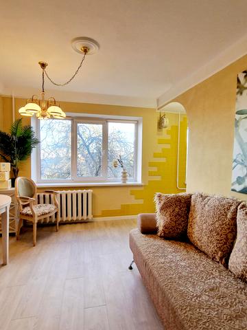 Романа Ратушного вул. (Волгоградська), 29