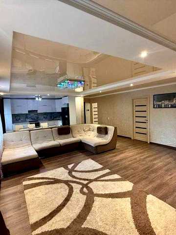Простора 3-кімнатна квартира з ремонтом у центрі Кременчука, 106 кв.м.