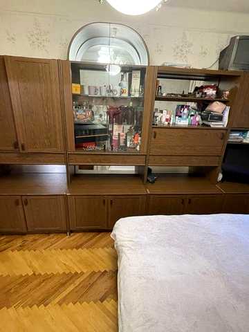 Продаж 1к роздільна квартира метро Лівобережна пішки вул.Бориса Мартоса 4а поверх 1/9 ГАЗ БАЛКОН поруч Русанівська набережна зелений тихий двір БЕЗ %!