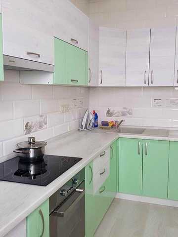 Продам 3 кімнатну квартиру, Кирило-Мефодівська 2, новий будинок.