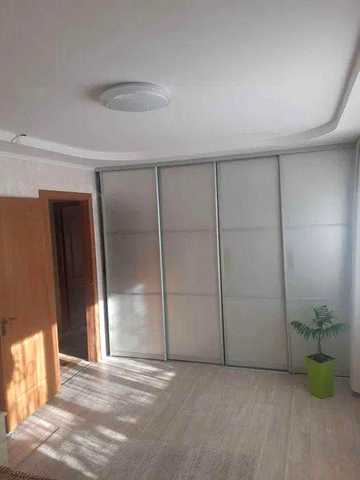 Продам 3-комн квартиру в районе Космонавтов ул.