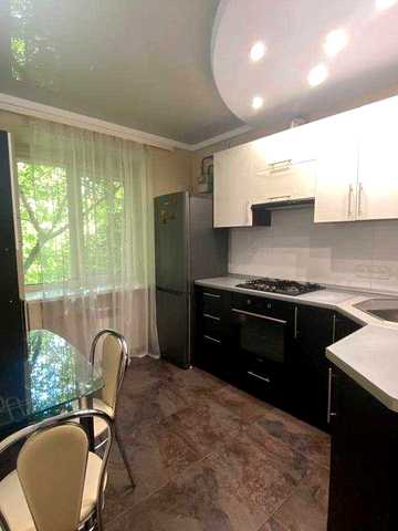 Продам 2к квартиру 51 м2 3 этаж пр Александра Поля низ