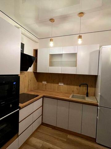 Бажана 17, 1 кім. студія, 40 м2, 18000 грн