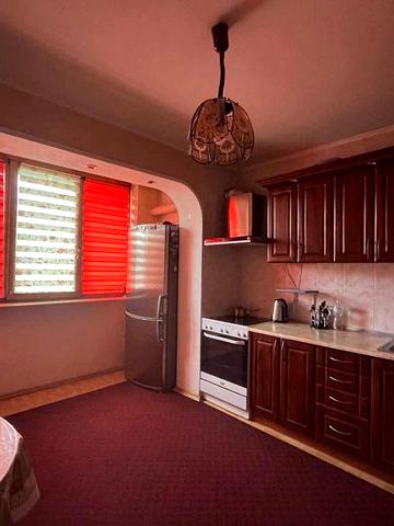 Продам 2-к простору кв-ру (площа 60 м²) Мостицький масив вул.Мостицька(з меблями/техн.)
