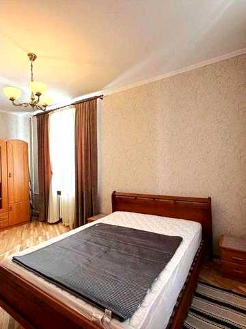 Білоруська 1, роздільна 2к, єгаз, метро 2хв пішки