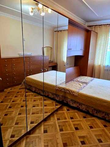 Здається в оренду 3-кім.кв. на Святошинському районі, 1хв пішки до ст.м. "Житомирська"