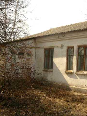 Здам в оренду групу приміщень ( два будинки )  в одному дворі в смт Сахновщина