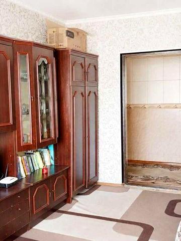 Продаж 3 кім.кв.по вул.Комкова пл.64 м.кв.в гарному житловому стані.