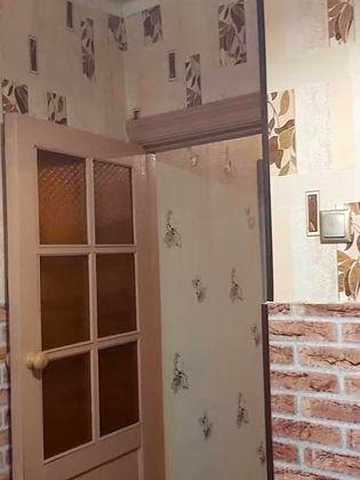 Продаж трикімнатноі квартири. За адресою проспект Соборний 61. Закритий двір, охайний підізд, порядні сусіди. Можливо продаж по Сертифікату