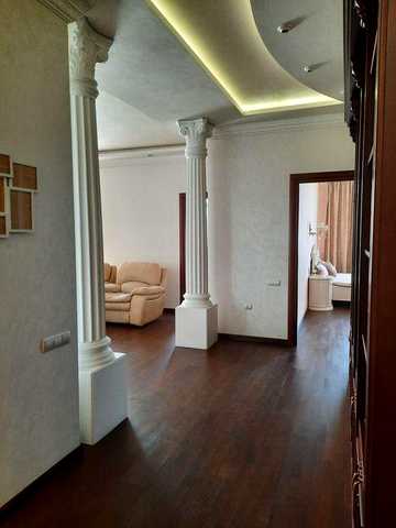 Продам 3к квартиру 160м2 в центре. Ул.Александра Коныского,63