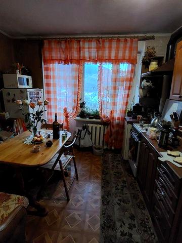 Квартира двокімнатна в центрі села