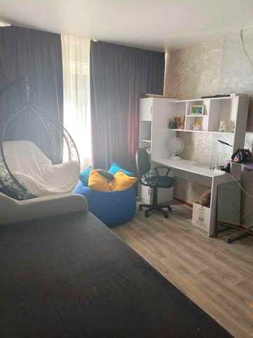 Продам квартиру в центрі міста Фастів.