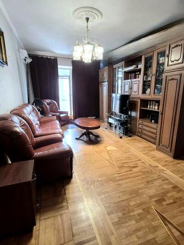 Сдам в аренду 2-х  комнатную  у метро