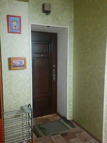 Продається 3-х кімнатна кв.в районі  автовокзала, 4/5 поверх, в будинку біля гаражів , також до квартири додається гараж,є невеличка земельна  ділянка