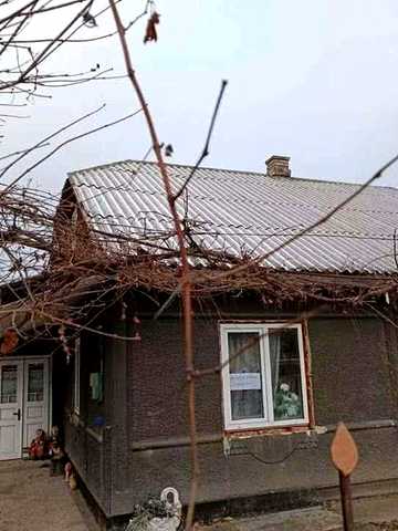 Продаеться будинок з огородом