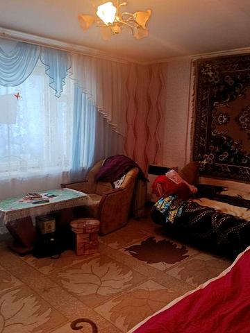 Продам 1 кімнатну квартиру в хорошому місці, на першому поверсі