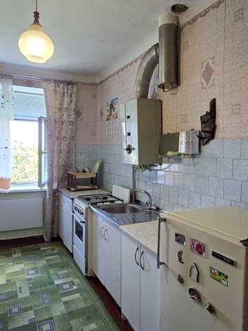 Продаж 2к , АЕО, 3/3, закритий двір, тихий центр