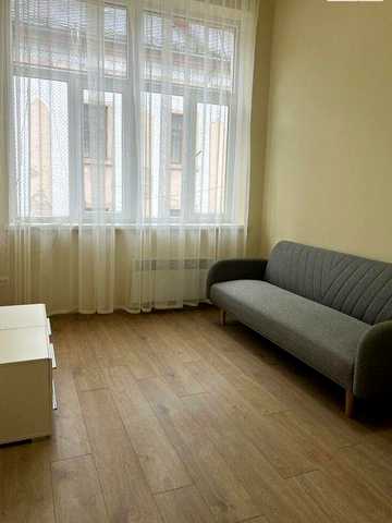 Продаж 1.5 кімнатної в центрі з газом