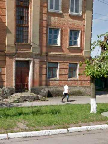 Квартира на 1 поверсі в будинку напроти Палацу Потоцького + гараж