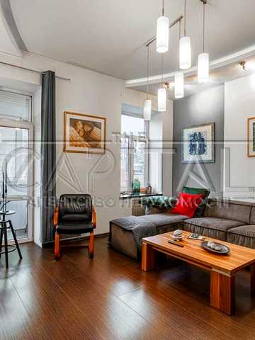 Продаж пентхауса в історичному центрі Києва — 250 м², 3 спальні, дизайнерський ремонт