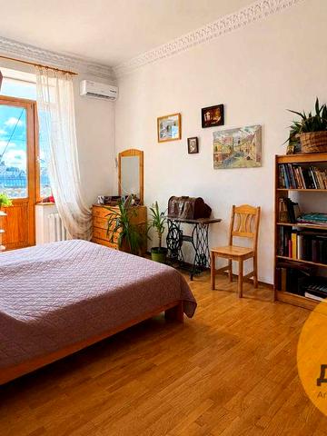 Продаж ексклюзиквної квартири вулиця Хрещатик, 29 | Сталінка | Бесарабка | Газ | Ліфт | ЦУМ | 99 м² | Без комісії ЖК Хрещатик 29