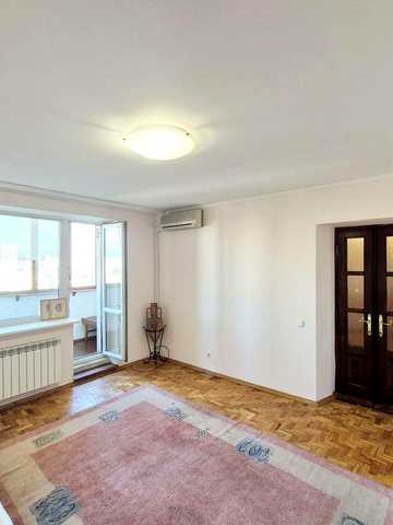 Продам 3к. квартиру. Дніпровська набережна 7. Цегляний будинок,.