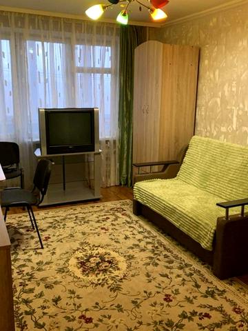 Незалежності вул. (Титова), 16