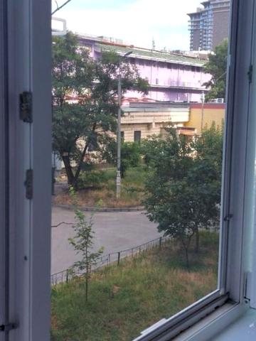 Оболонський просп., 31