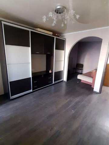 Продам 2к квартиру на Бульвар Славы 21