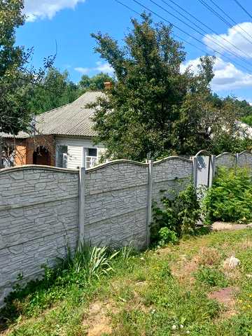 Продам затишну дачу / будинок 68 м² з ділянкою у м. Валки
