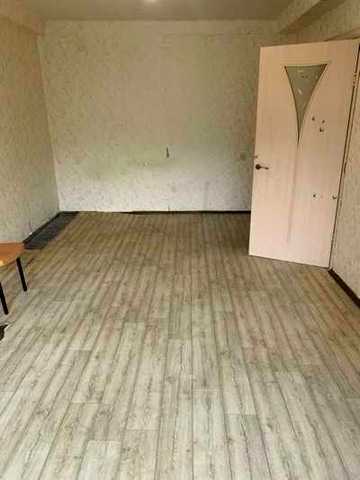 Продам   1-кімнатну квартиру в Оболонському р-ні,  вул. Автозаводська.