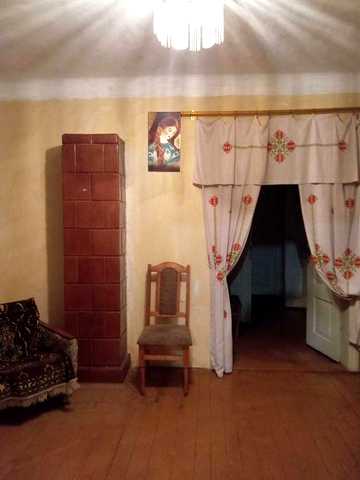 Будинок і земельна ділянка