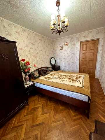 Оболонь, В. Івасюка 11, квартира  з газом.