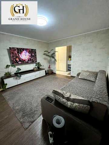 Продам 3 кімнатну квартиру на вул. Державності ( Жадова)