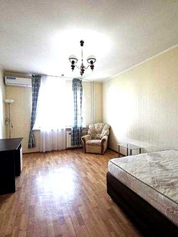Продам однокімнатну квартиру район Позняки вул. Урлівська 34а, 52кв.м.
