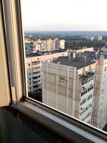 Продам 2-х комнатную из.квартиру,метро Холодная Гора,ул.Пермская