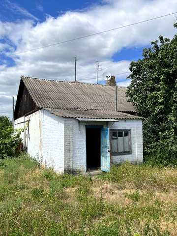 Продам хорошу 1 кімнатну квартиру з своїм двориком  опаленням в Узині