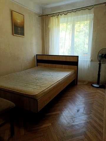 Продам 2 х кімнатна квартиру вул.Васильківська б.49.,корпус 2