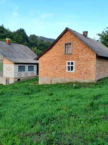 Продам  будинок. Літню кухню. Гірська зона..