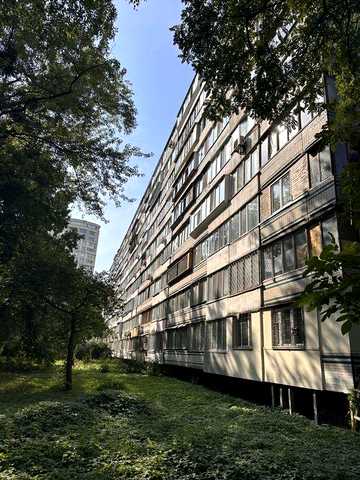 Продаж 2кв 57м Парково-Сирецька 4-А 1 поверх Газ Метро 10хв поруч КРОК