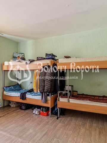 Братиславська вул., 13