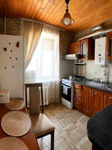 Продається 3-кімнатна квартира площею 55,1 м² у самому центрі міста Ромни, бульвар Шевченка, 29.