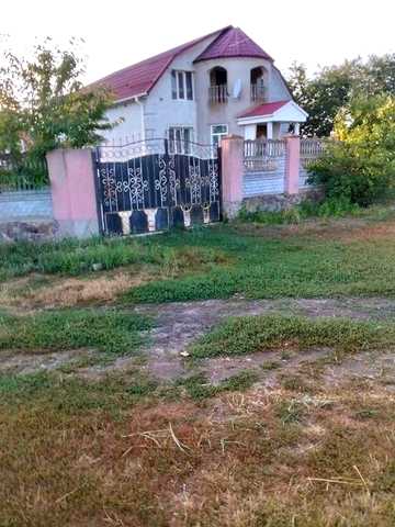 Продам пів хати, частина будинку