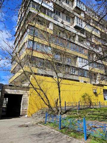 Чорнобильська,3. Квартира 72кв.м. на зручному 4 поверсі. Газ!