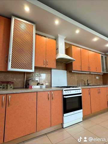 В продажу 2 кімнатна квартира з підземним паркінгом